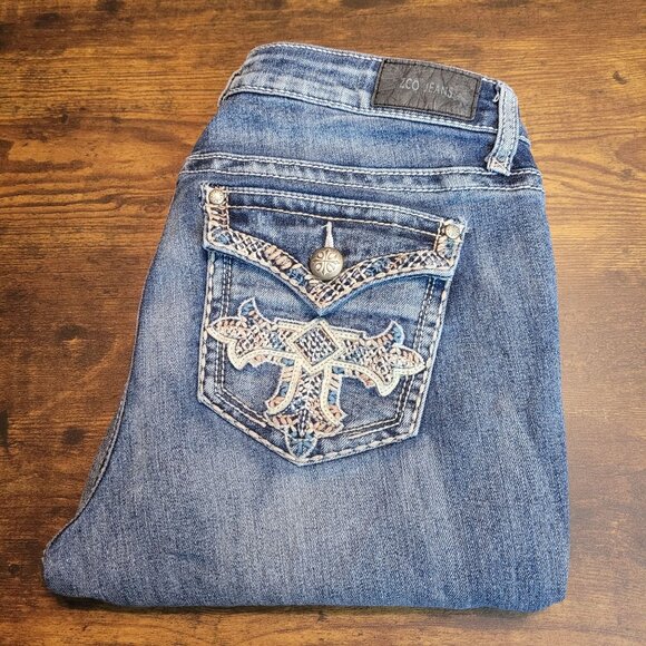 ZCO Jeans Size 11 Capri Mid Rise Embroidered Button Flap Pockets Stretch Denim - Picture 4 of 11